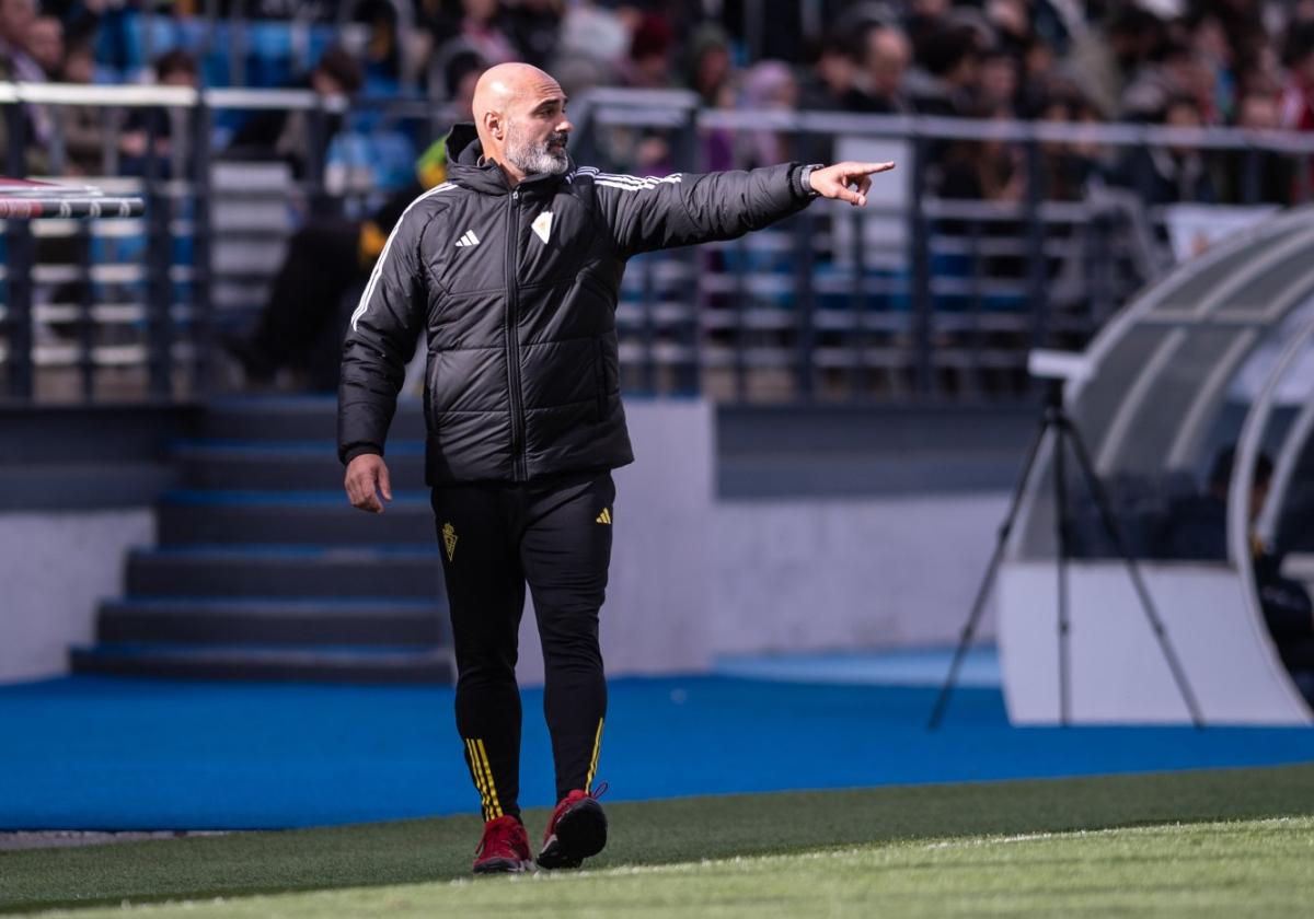 Antonio Alcázar, 'Tato', segundo técnico del Real Murcia, ayer.