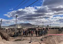 Los jóvenes participantes dentro del recinto.