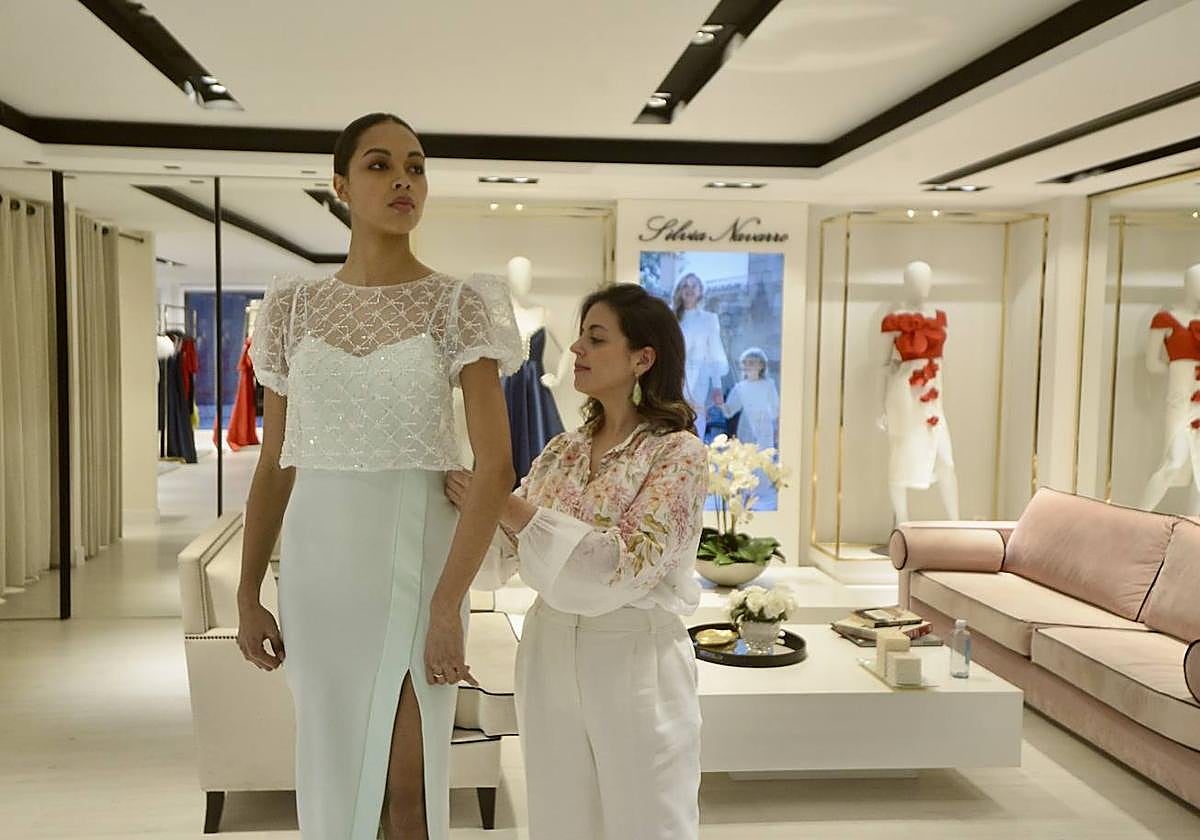 Los preparativos para el desfile de moda de Silvia Navarro, en imágenes