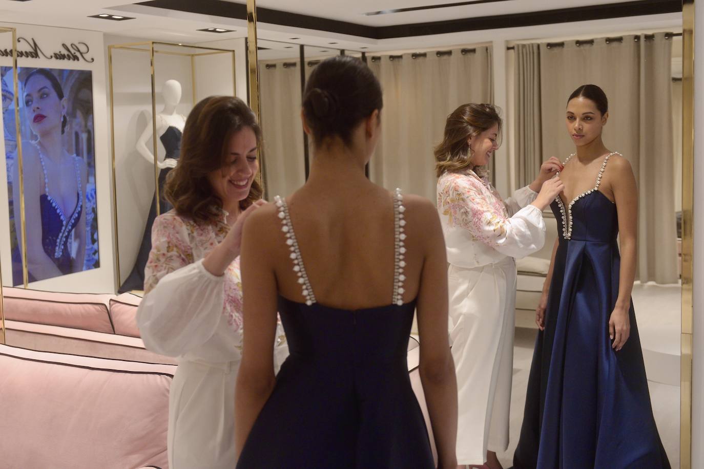 Los preparativos para el desfile de moda de Silvia Navarro, en imágenes