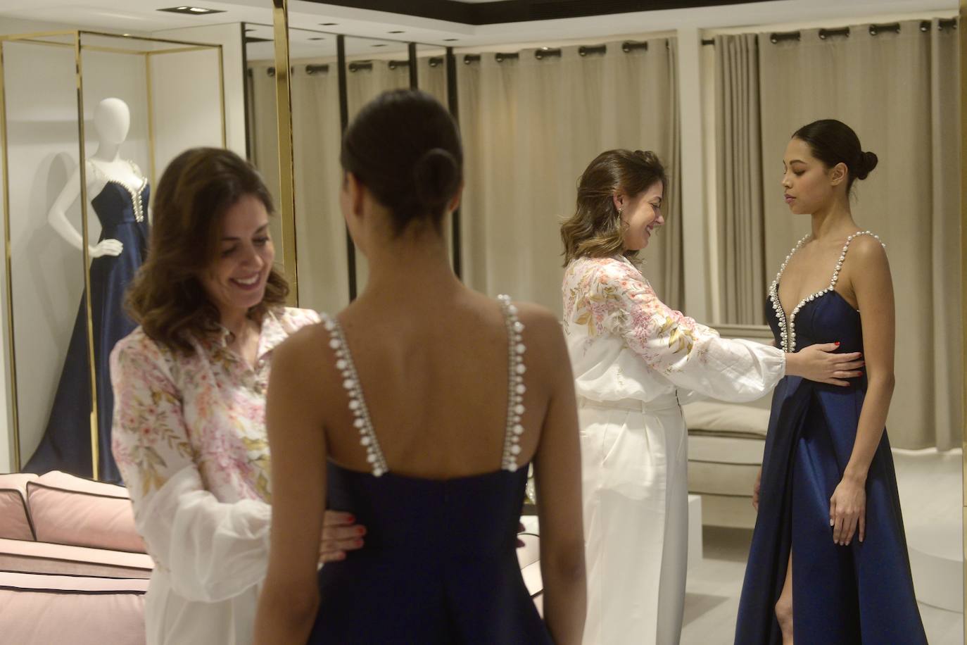 Los preparativos para el desfile de moda de Silvia Navarro, en imágenes