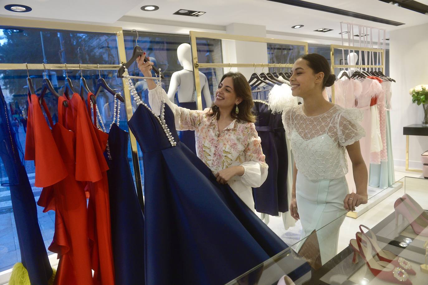 Los preparativos para el desfile de moda de Silvia Navarro, en imágenes