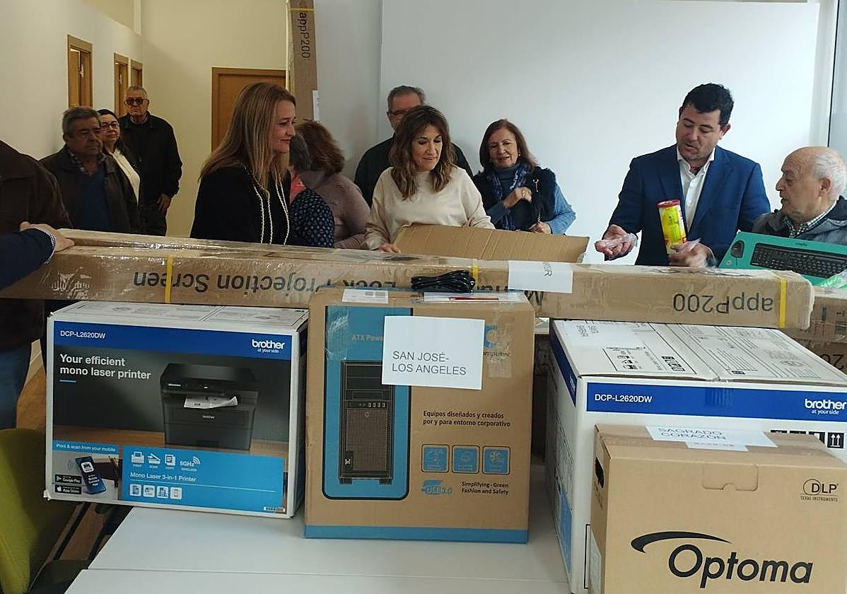 Nuevo material en la sede de la Unidad de Mayoresde Molina.