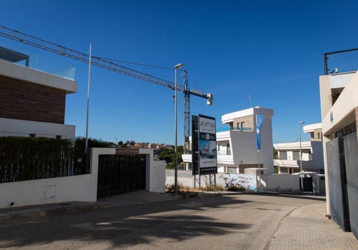 Orihuela plans to increase revenue from housing construction with an update of the ICIO