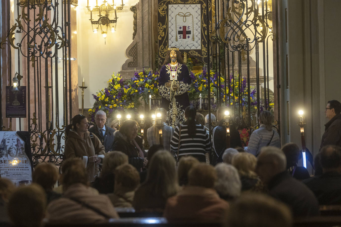 Plegarias ante al Medinaceli en Cartagena