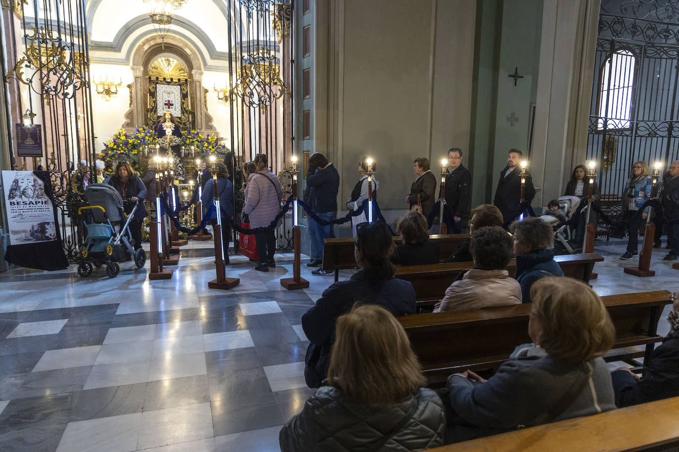 Plegarias ante al Medinaceli en Cartagena