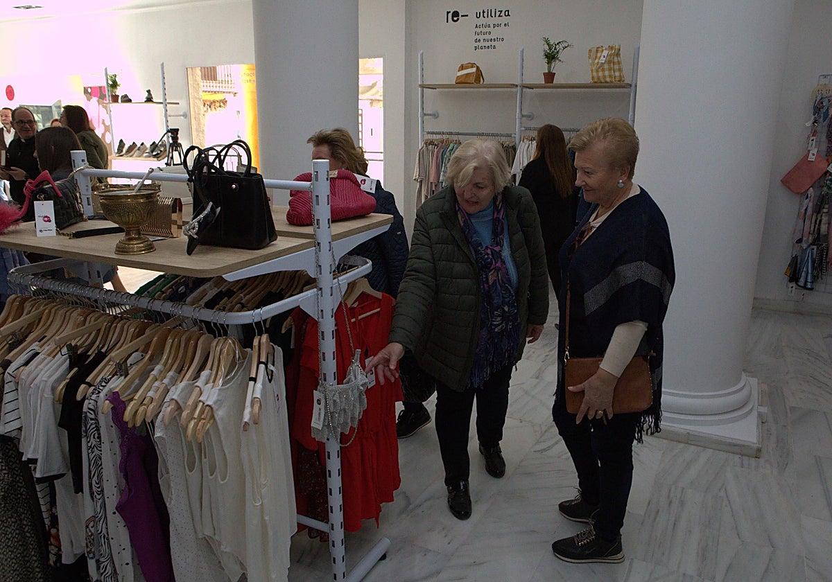 Tienda Moda Re- de Cáritas.