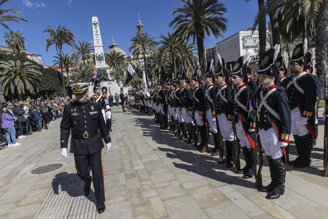 Los granaderos marrajos recuerdan a los héroes en Cartagena