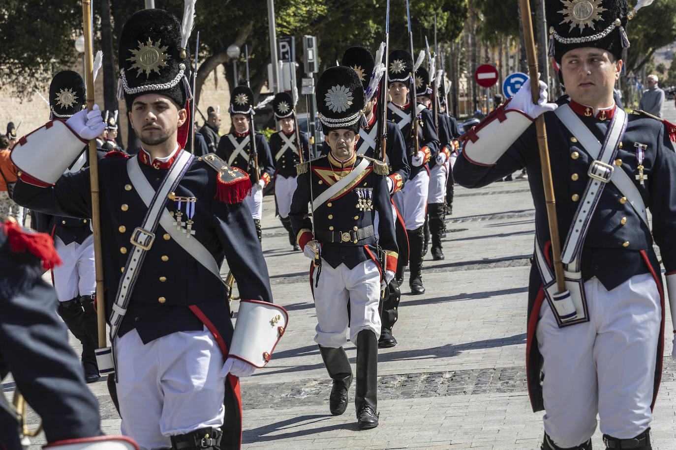 Los granaderos marrajos recuerdan a los héroes en Cartagena