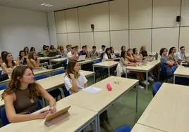 Alumnos en una clase de la Universidad de Murcia.