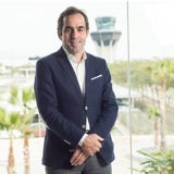 Carlos Muñoz, CEO de Volotea, en el aeropuerto regional.