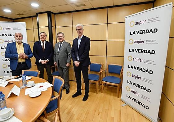 De izq. a dcha., Santiago Martínez, Miguel Ángel Martínez-Aroca, Juan María Vázquez y Ricardo Pérez, los cuatro protagonistas del evento de Anpier y LA VERDAD.