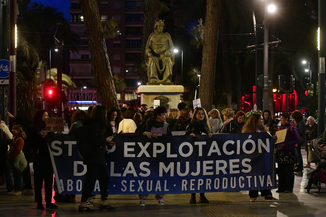 La manifestación del 8M en Murcia, en imágenes