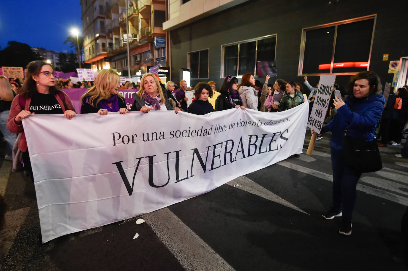 La manifestación del 8M en Murcia, en imágenes