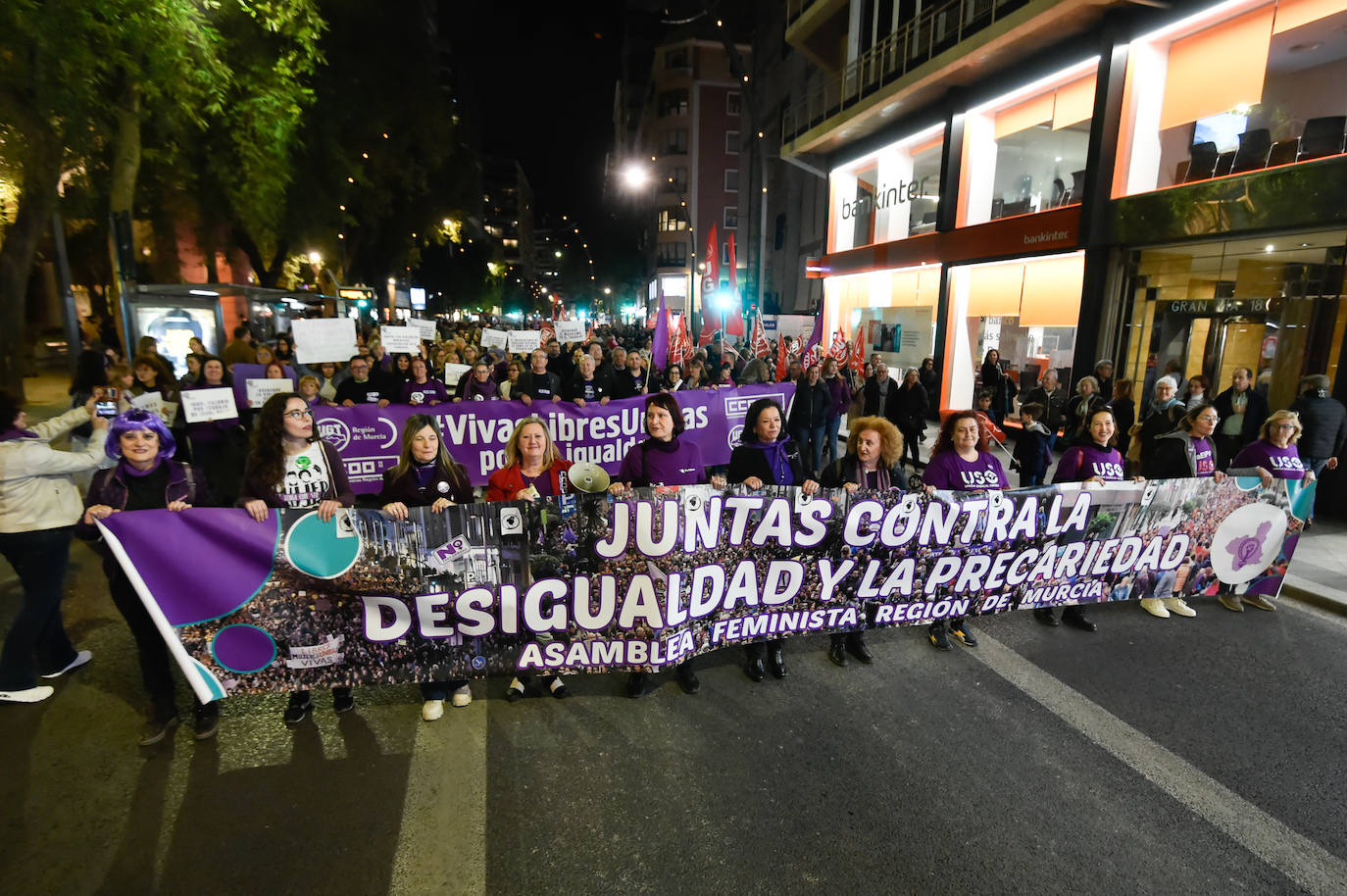 La manifestación del 8M en Murcia, en imágenes