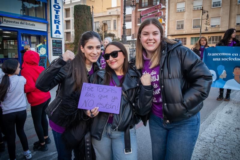 Las imágenes de la marcha del 8-M en Orihuela