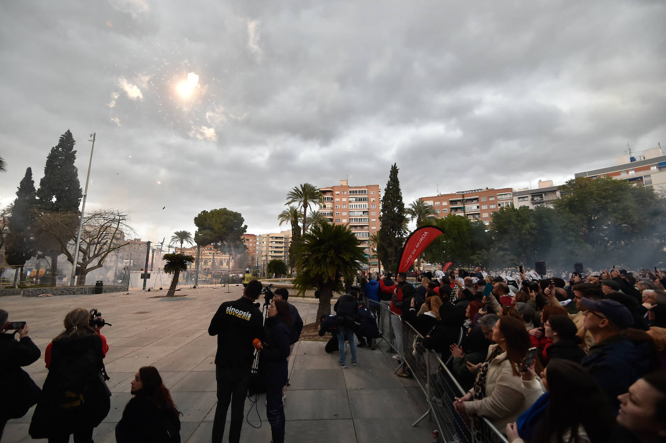 Las imágenes de la mascletá en la Circular de Murcia