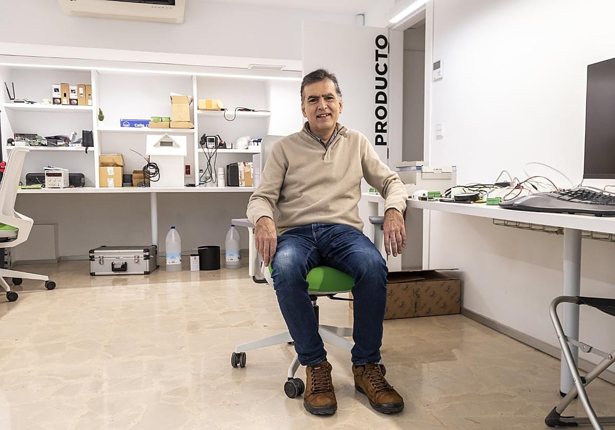 El catedrático de Ingeniería Telemática de la UMU, Antonio F. Skarmeta, ayer en Murcia.