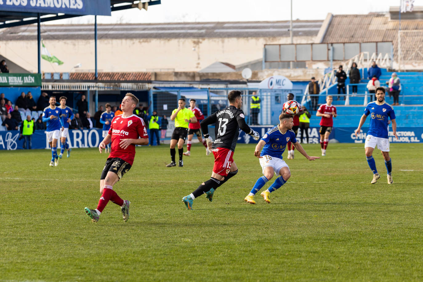 La derrota del Real Murcia frente al Linares Deportivo, en imágenes