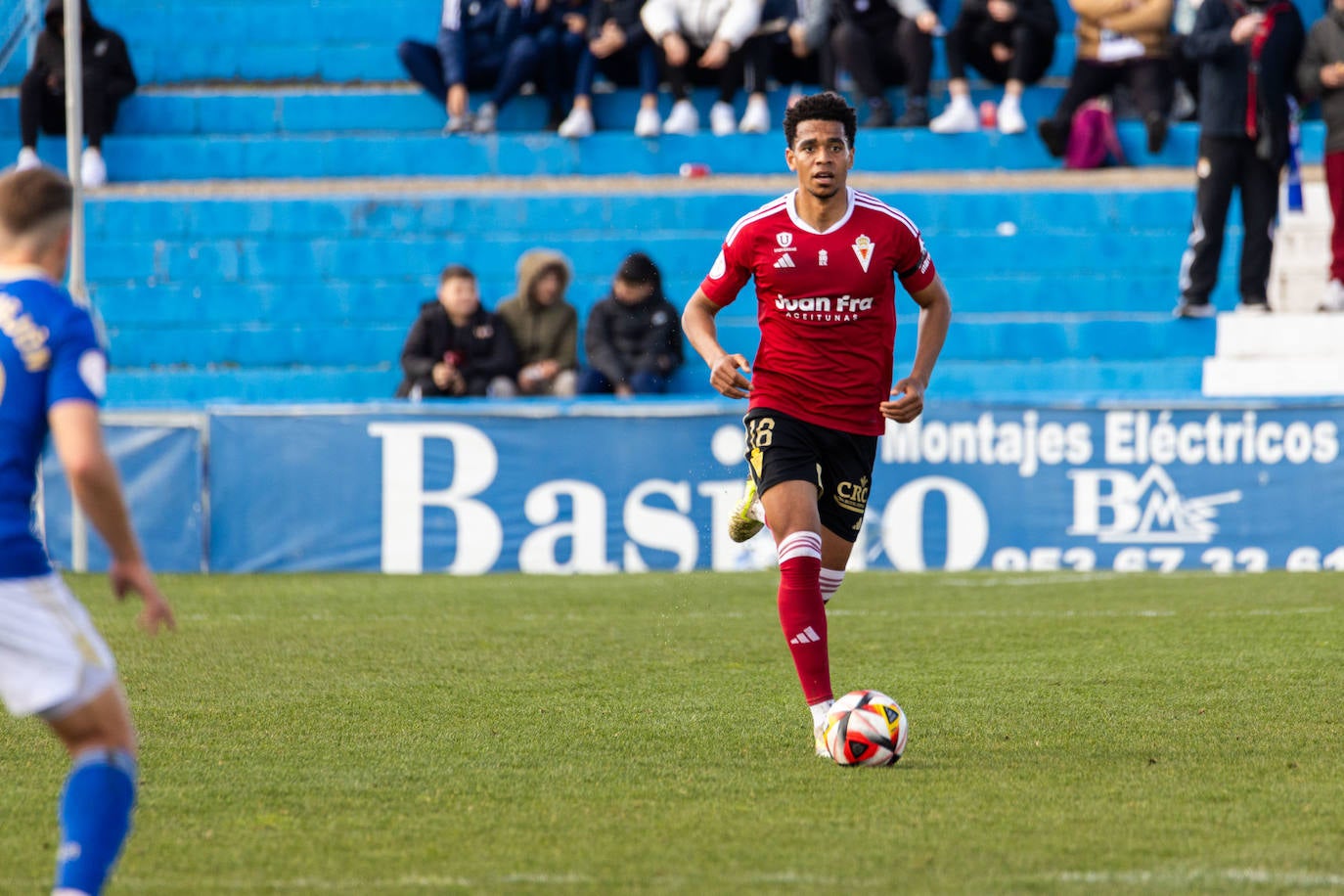 La derrota del Real Murcia frente al Linares Deportivo, en imágenes