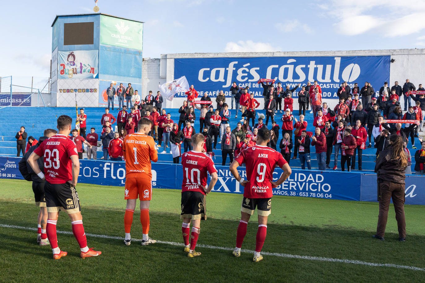 La derrota del Real Murcia frente al Linares Deportivo, en imágenes