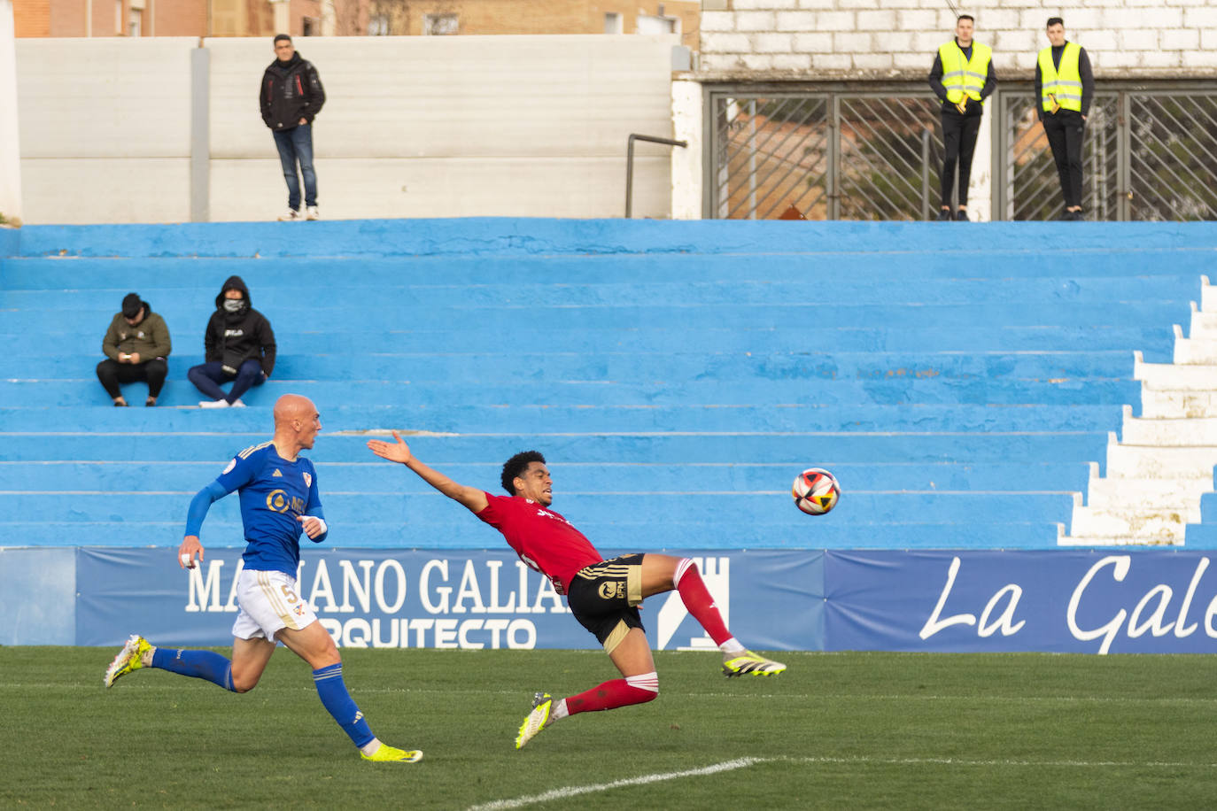 La derrota del Real Murcia frente al Linares Deportivo, en imágenes