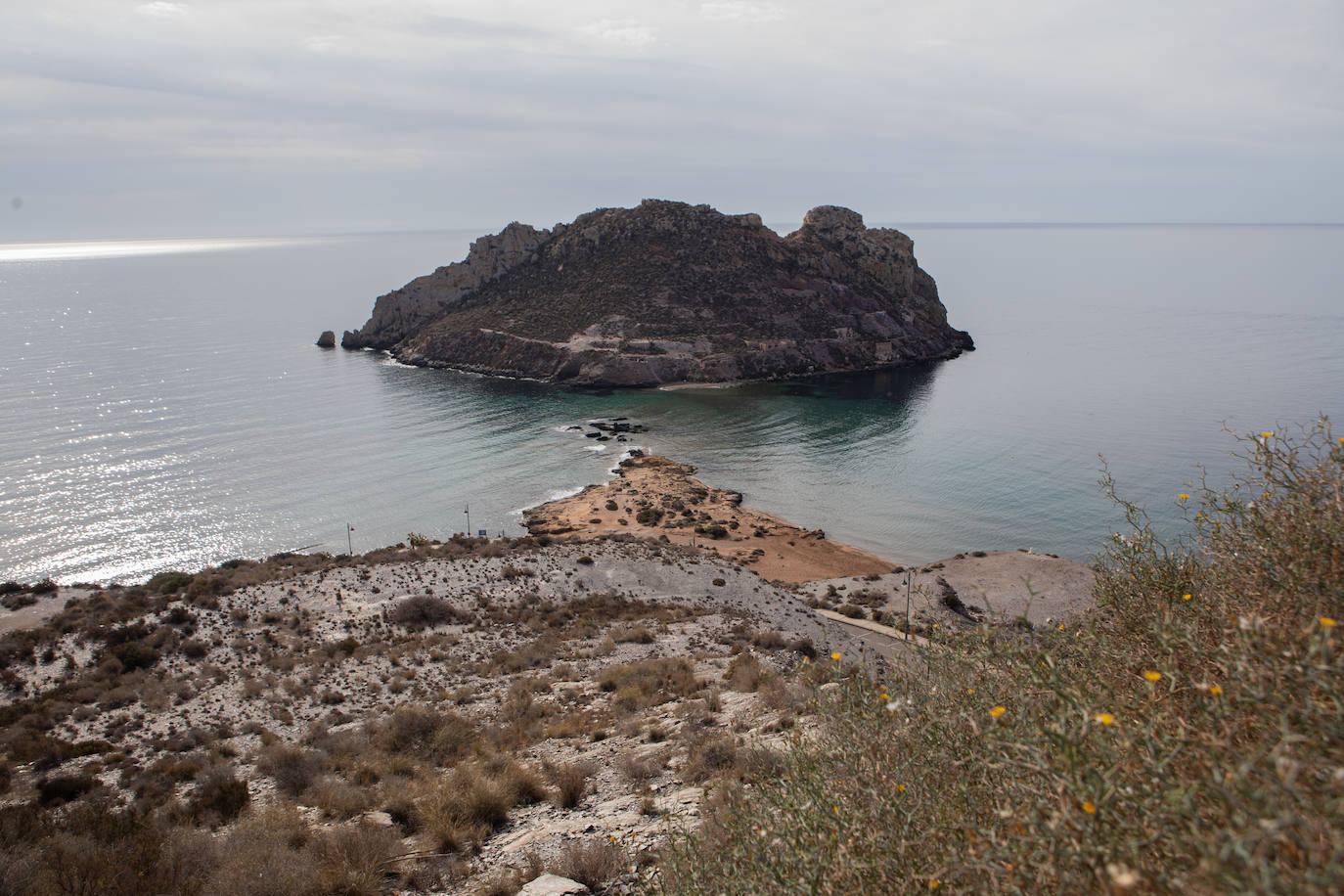 Imágenes de la Isla del Fraile, una joya del patrimonio escondida en Águilas