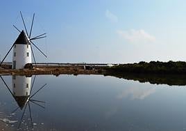 'Caminando entre Molinos Salineros', en San Pedro del Pinatar, es uno de los 15 senderos distinguidos.