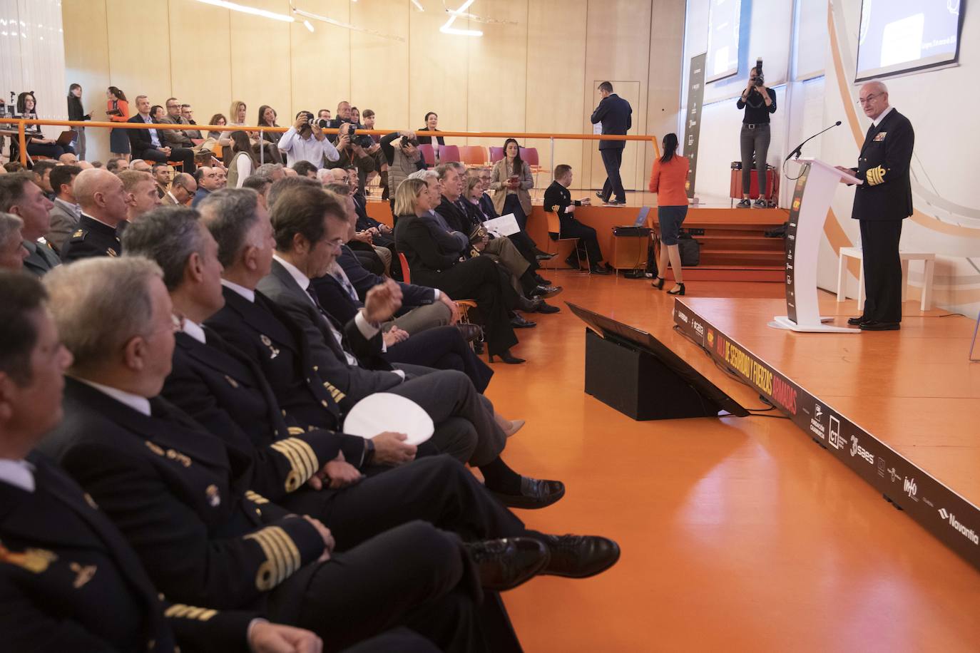 La inauguración del Aula de Seguridad y Fuerzas Armadas, en imágenes