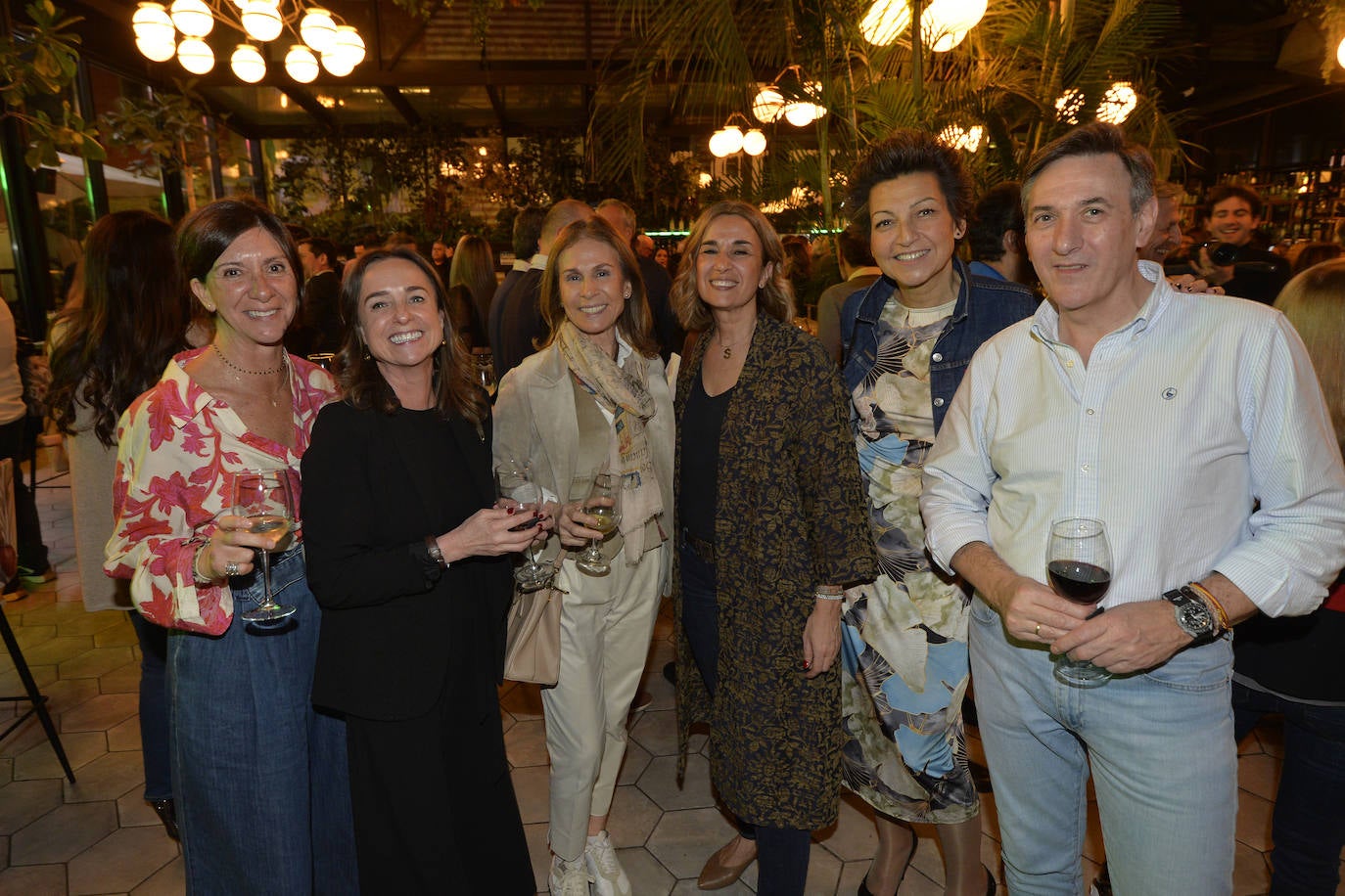 Las imágenes del cóctel de bienvenida en el Mercado de Correos de Murcia