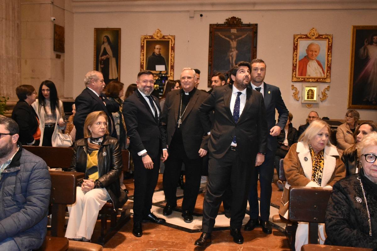 La Compañía abre sus puertas a «The Mystery Man»