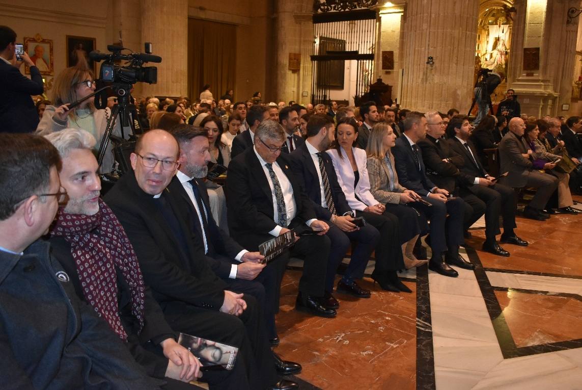 La Compañía abre sus puertas a «The Mystery Man»