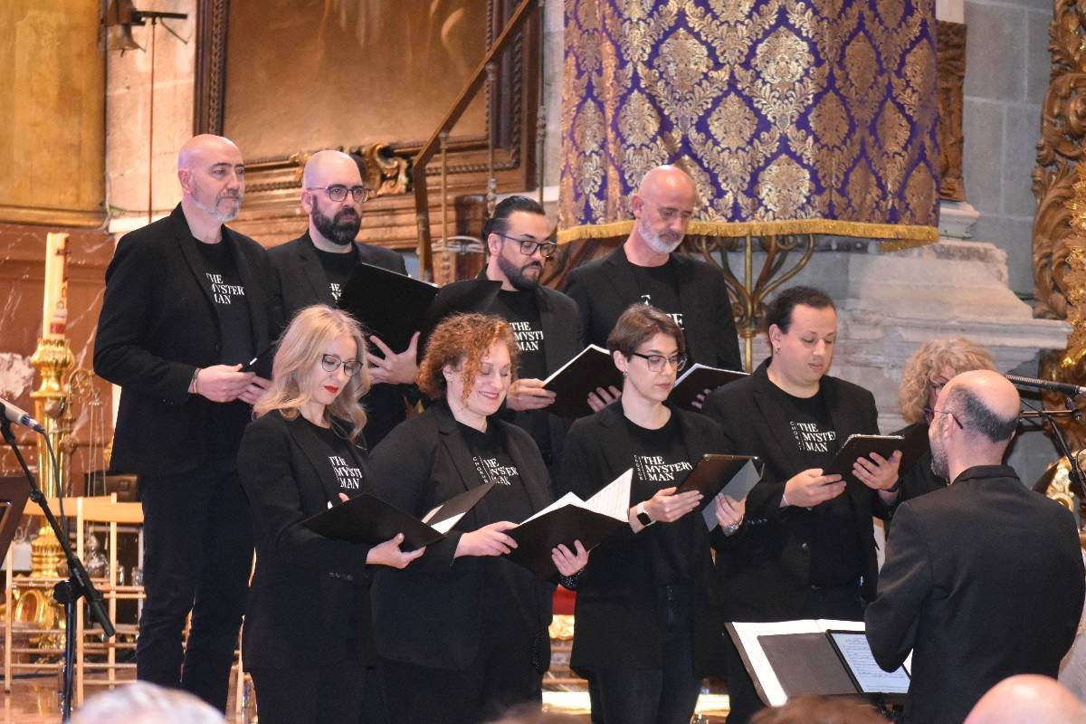 La Compañía abre sus puertas a «The Mystery Man»