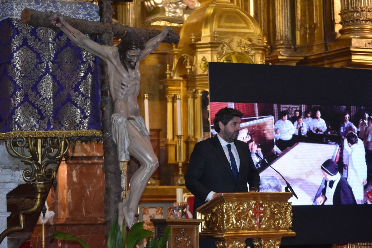 La Compañía abre sus puertas a «The Mystery Man»