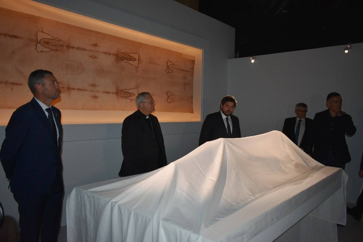 La Compañía abre sus puertas a «The Mystery Man»