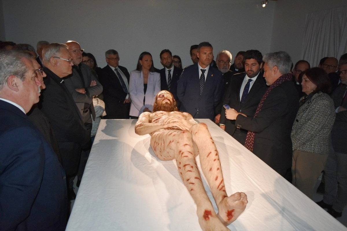 La Compañía abre sus puertas a «The Mystery Man»