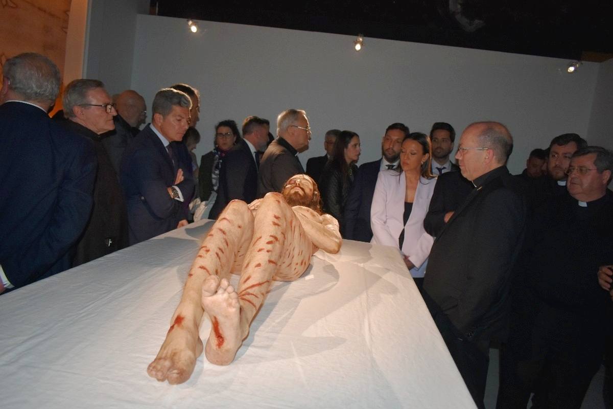 La Compañía abre sus puertas a «The Mystery Man»