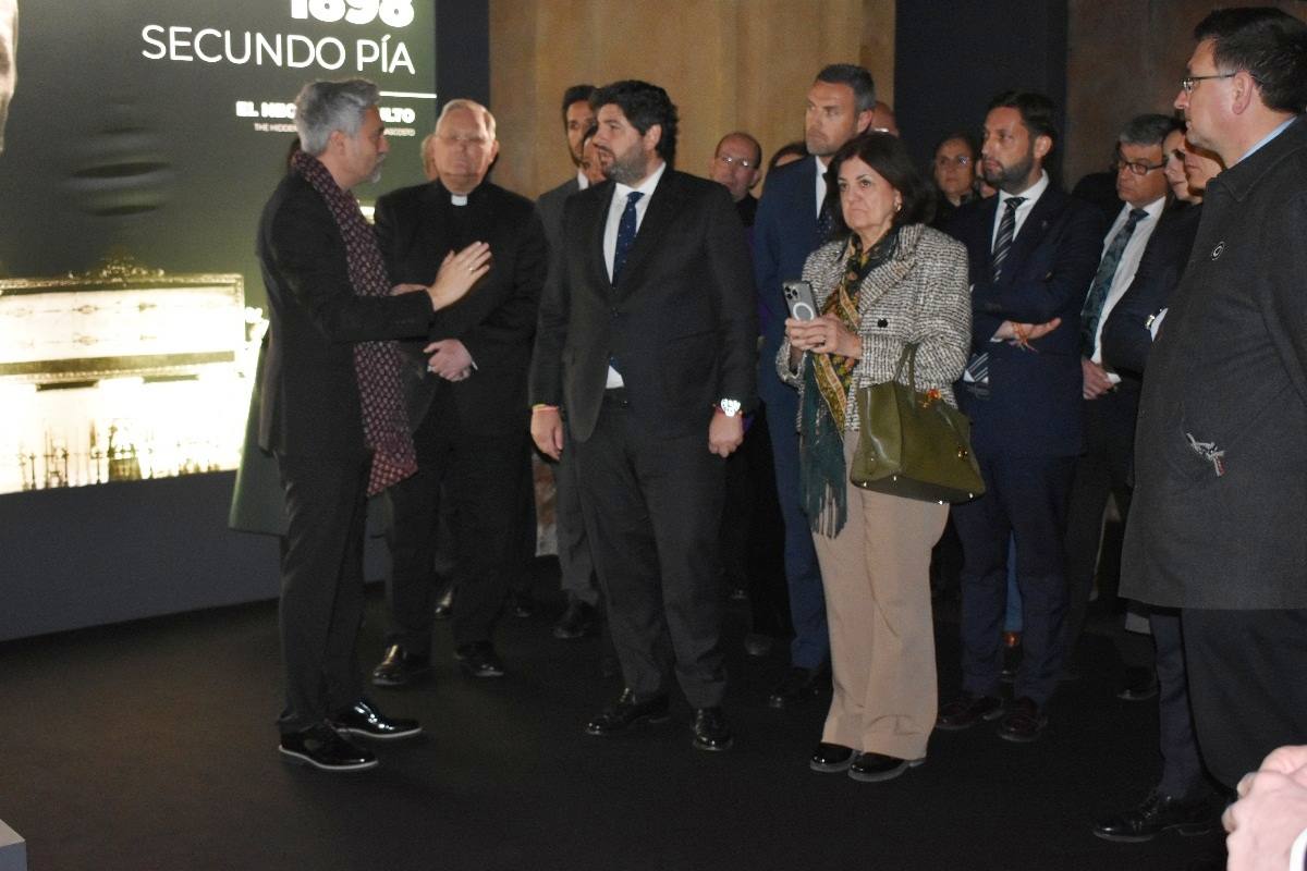 La Compañía abre sus puertas a «The Mystery Man»