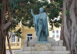 Monumento a Isidoro Máiquez en su actual emplazamiento de la Plaza San Francisco.