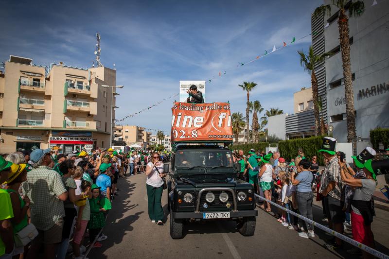 San Patricio tiñe de verde las calles de Orihuela Costa