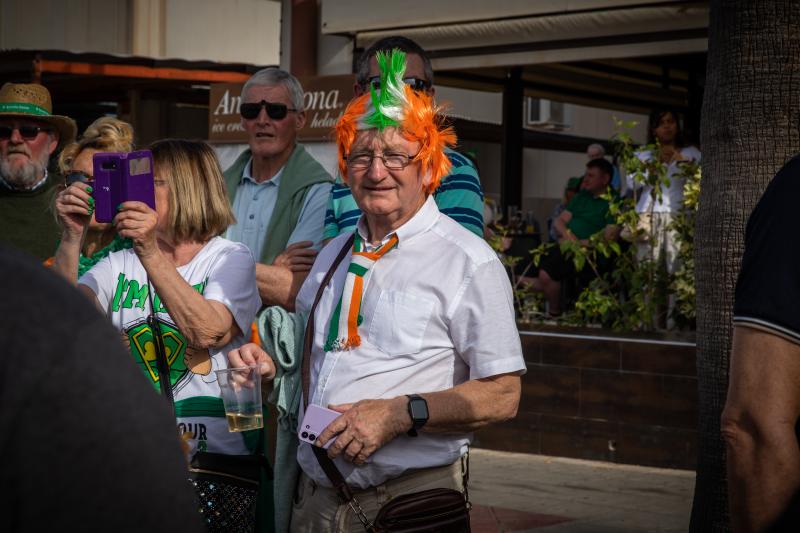 San Patricio tiñe de verde las calles de Orihuela Costa