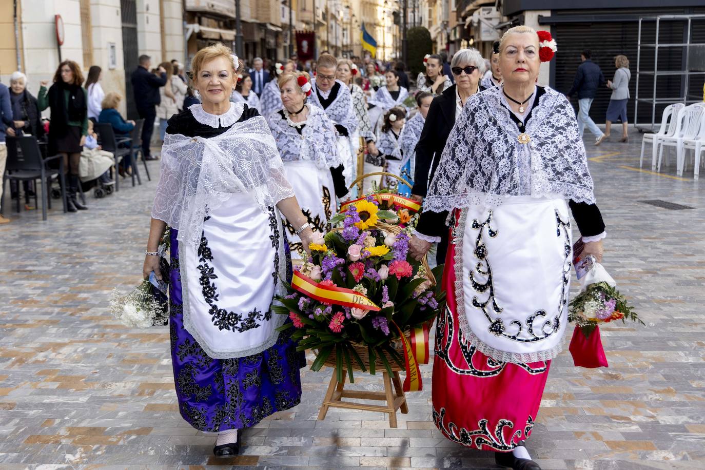 La ofrenda floral de Viernes de Dolores de Cartagena, en imágenes