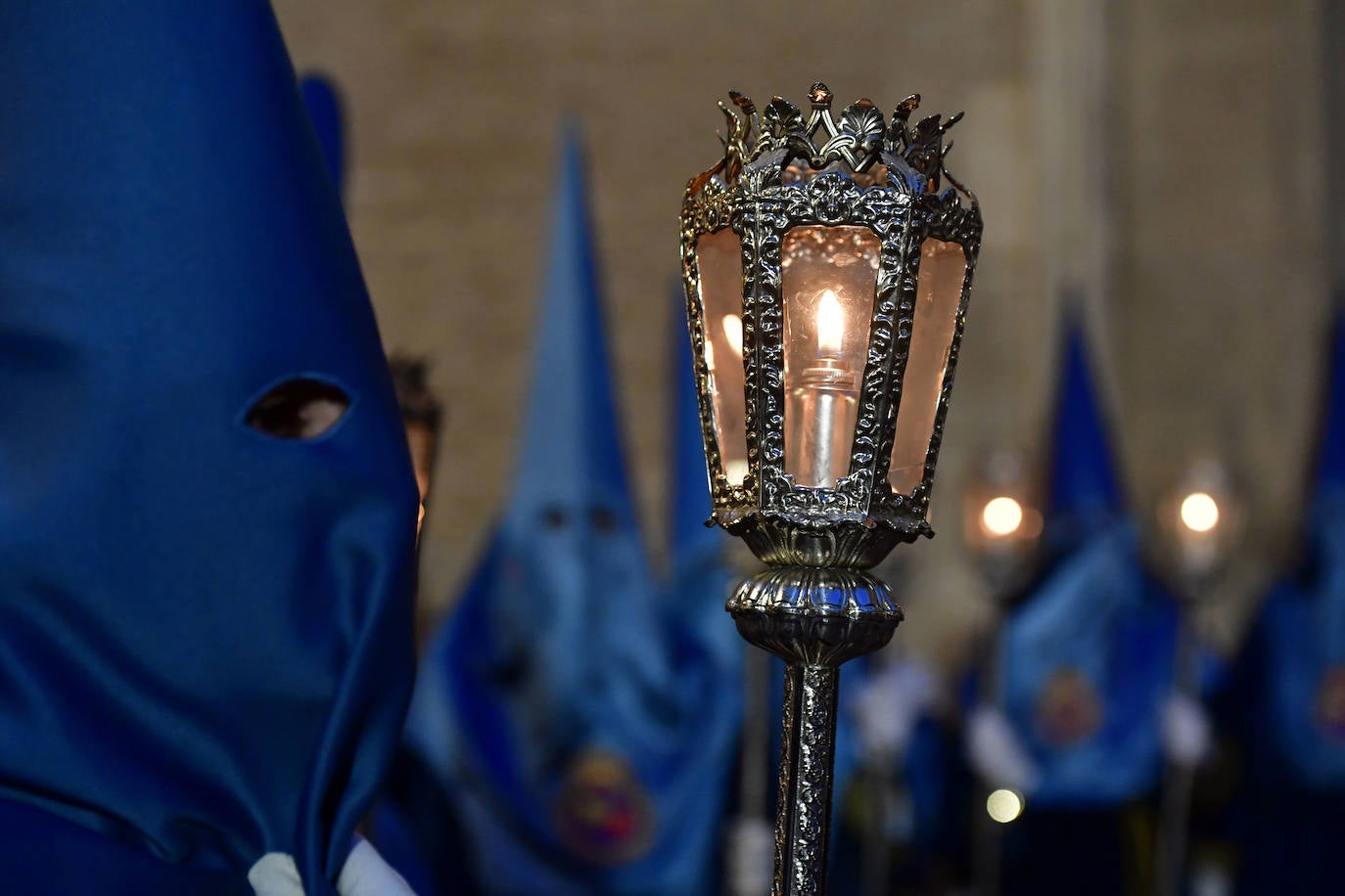 La procesión del Cristo del Amparo del Viernes de Dolores en Murcia, en imágenes