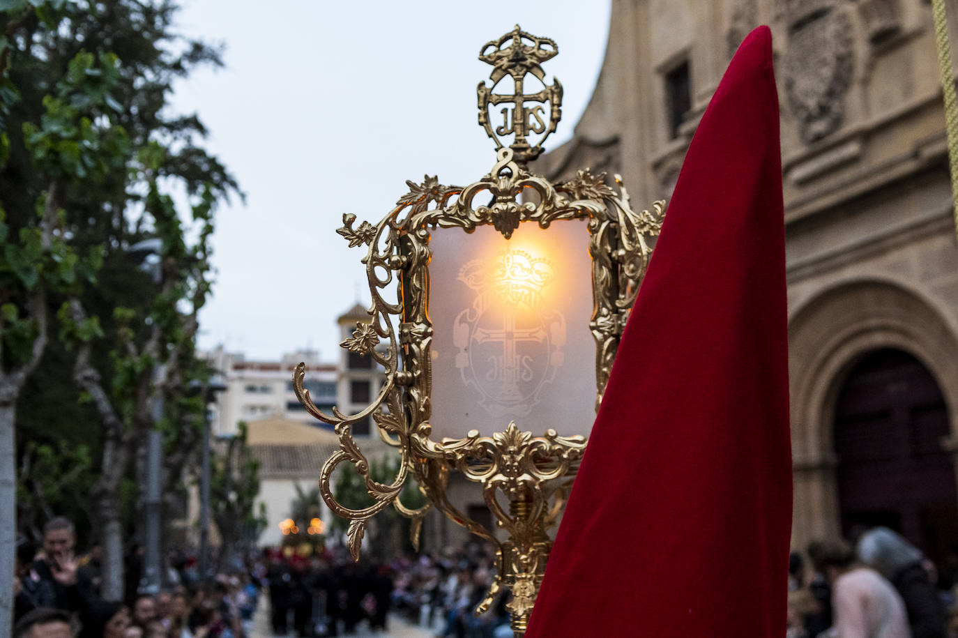 La procesión de la Caridad del Sábado de Pasión de Murcia, en imágenes