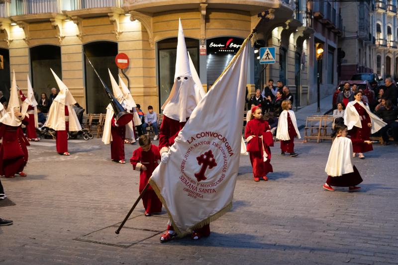 Una procesión de las mantillas en Orihuela pasada por agua