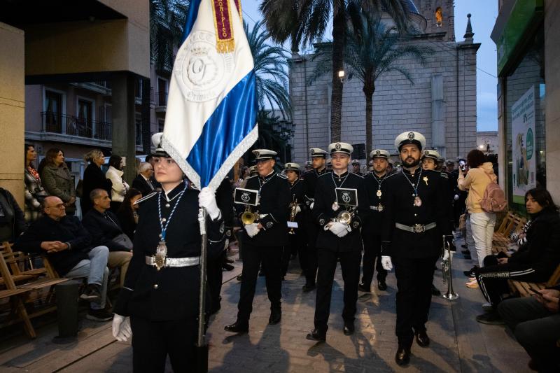 Una procesión de las mantillas en Orihuela pasada por agua