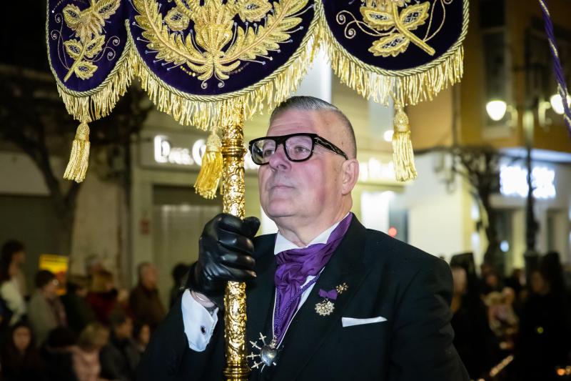Una procesión de las mantillas en Orihuela pasada por agua