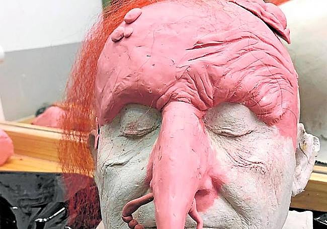 Preparación de la prótesis de caracterización por José Quetglas.