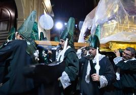 Suspendida la procesión del Cristo de la Esperanza en Murcia por la lluvia