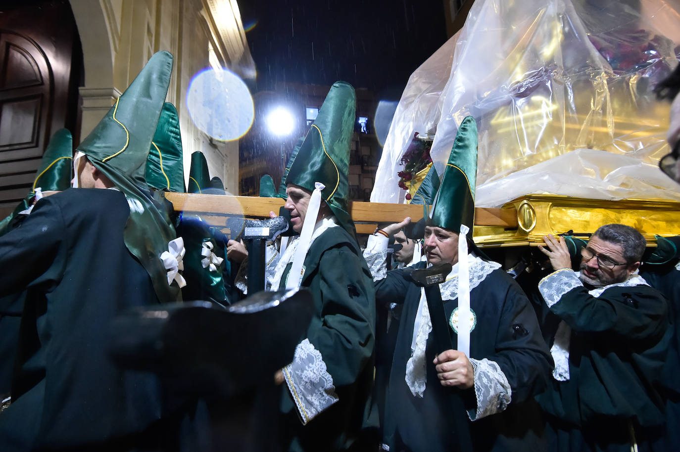 Suspendida la procesión del Cristo de la Esperanza en Murcia por la lluvia